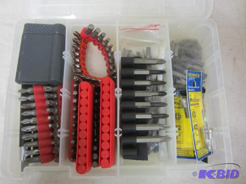 lot 26 image: Four Cases of Drill Screw Bits