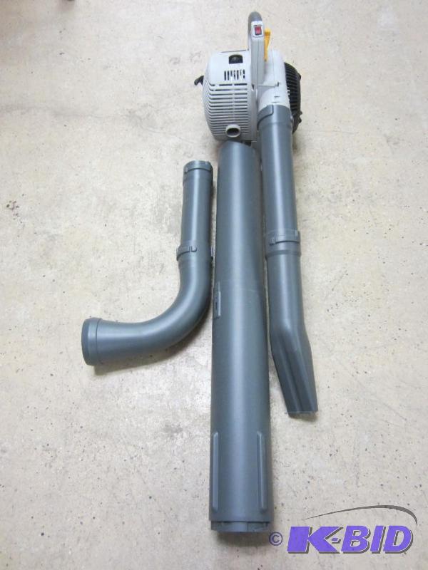 lot 32 image: Ryobi Leaf Blower