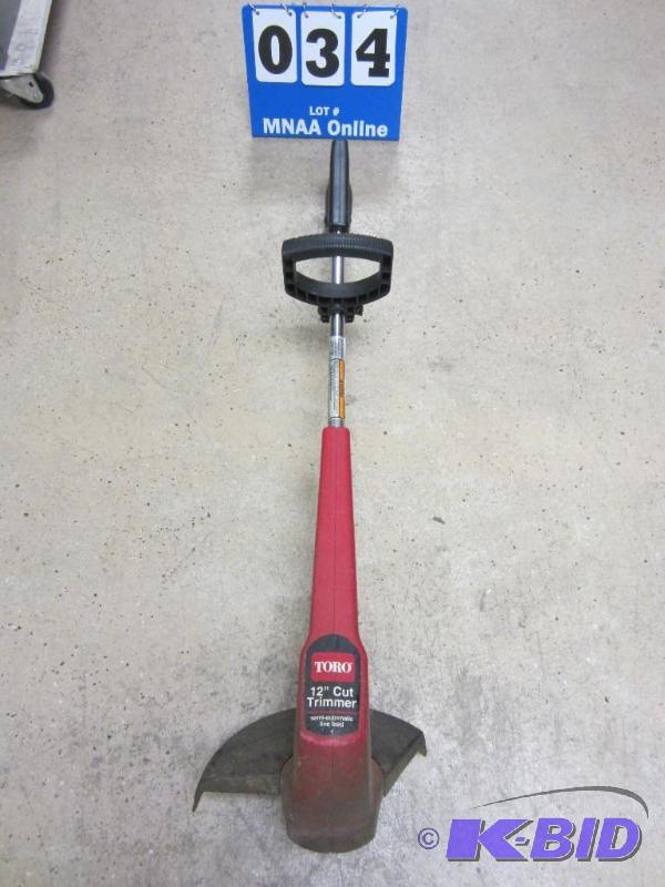 lot 34 image: Toro 12 Cut Trimmer
