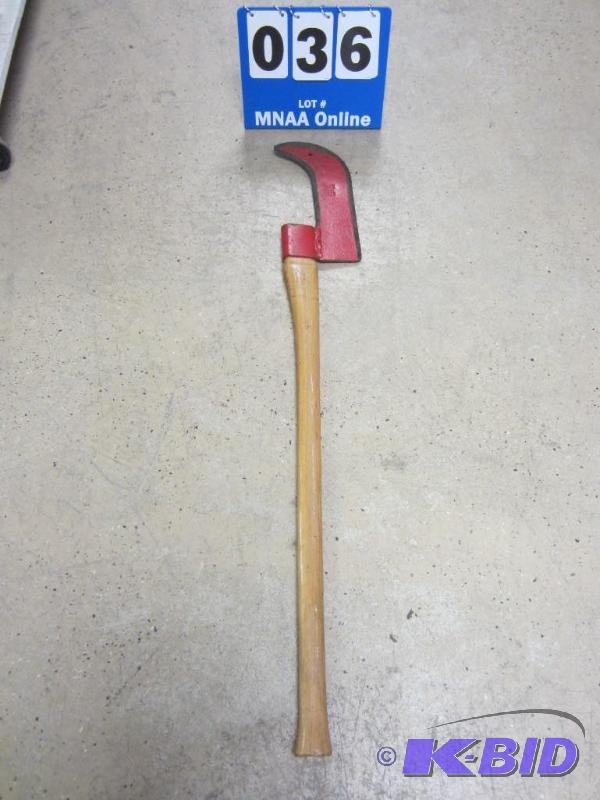 lot 36 image: Double Edge Bush Hook Axe