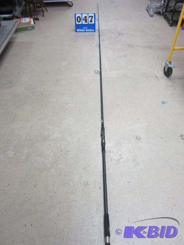 lot 47 image: Carp LM-7 Magna Universal Spin Fishing Rod