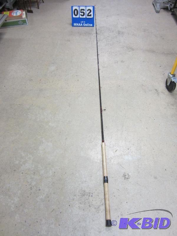 lot 52 image: Class 3-Piece Graphite Float Rod
