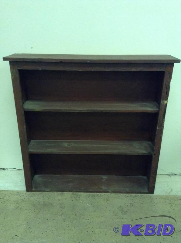 lot 74 image: Wooden Display Shelf