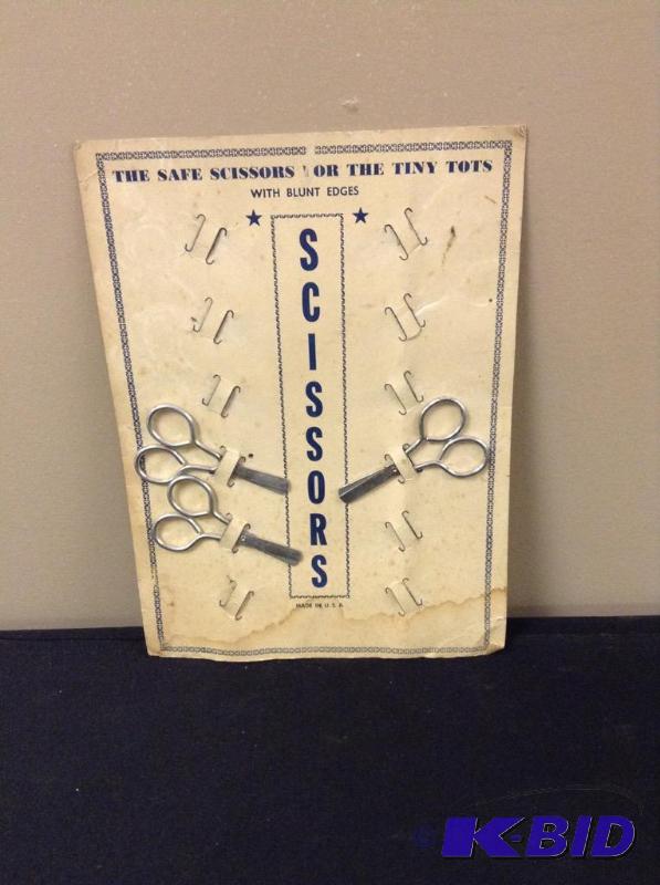 lot 84 image: Vintage Scissors Display