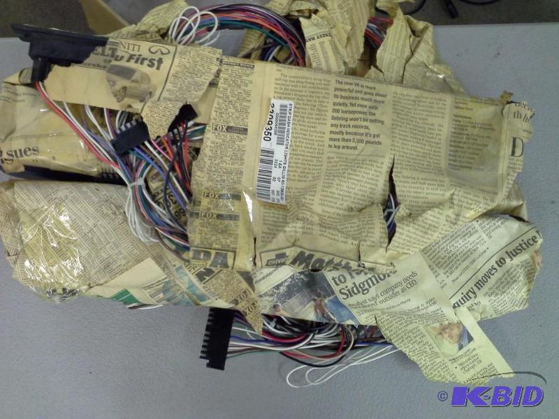 lot 112 image: STRIP DASH INDICATOR LIGHTS GILLIG 50-13935-001  21 LAMPS