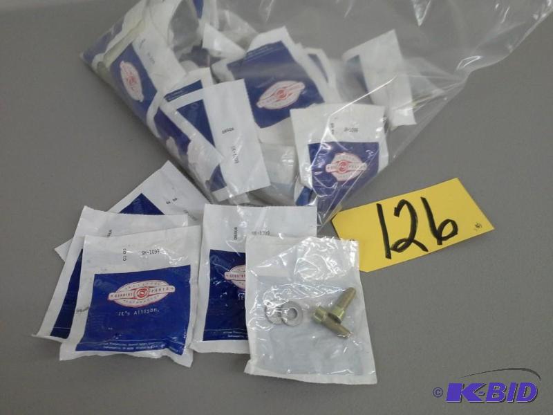 lot 1126 image: (QTY 45) KIT TRANSMISSION OUTPUT FLANGE RETAINING B400 B500 29535910
