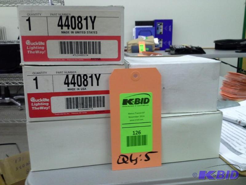 lot 126 image: Lamp Decal Amber LED New Flyer 3000-3054 127009