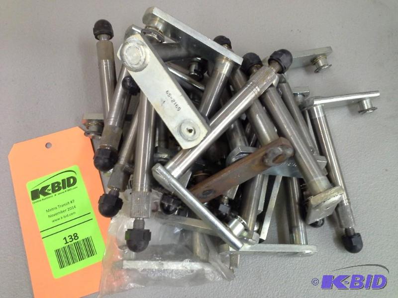 lot 138 image: SHAFT WS WIPER MTR IDLER-RIGHT 82-08856-000  GILLIG            GS 2165 (We are unsure if these are all left or rights. Some were without numbers)