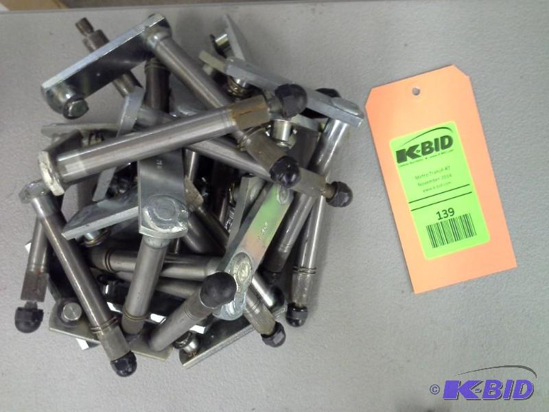 lot 139 image: SHAFT WS WIPER MTR IDLER-RIGHT 82-08856-000  GILLIG            GS 2165 (We are unsure if these are all left or rights. Some were without numbers)