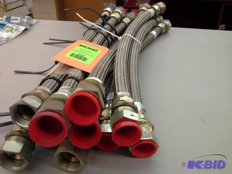 lot 153 image: HOSE AC DISCHARGE GILLIG 1700 TO 2029 55-02404-127
