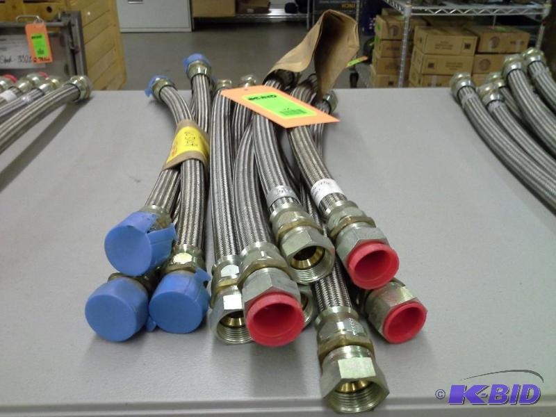 lot 156 image: HOSE AC DISCHARGE GILLIG 1700 TO 2029 55-02404-127