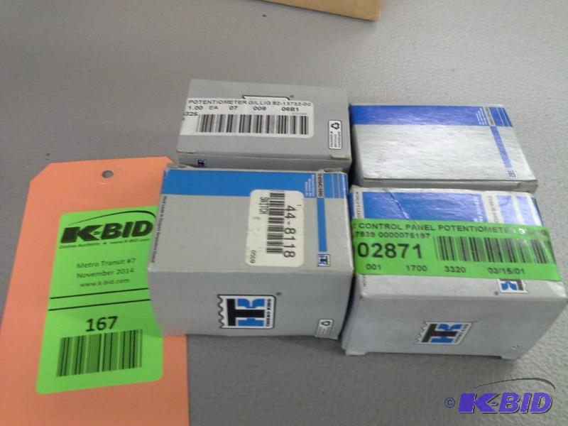 lot 167 image: KIT AC CONTROL PANEL POTENTIOMETER GILLIG 82-13732-000