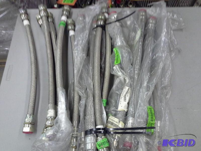 lot 177 image: HOSE AC DISCHARGE R22 GILLIG 2200-2229 7000-7004 MT070198
