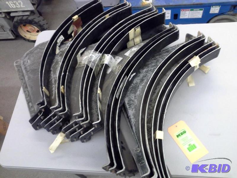 lot 182 image: SHROUD ENGINE COOLING FAN GIL2300 45-29291-000