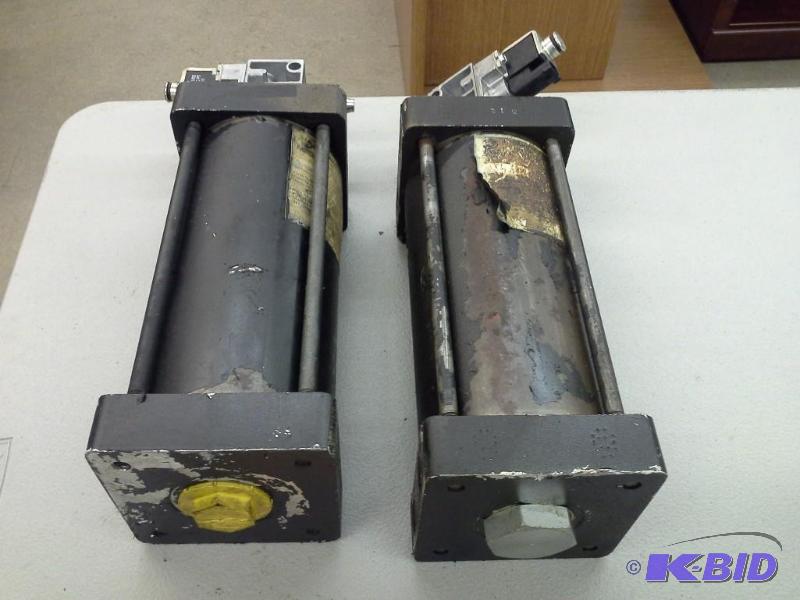 lot 183 image: ACCUMULATOR TRANS B400B500  FLYER GILLIG WO SOLENOID