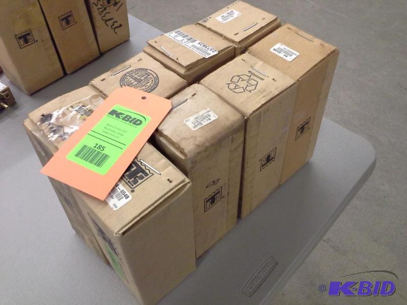 lot 185 image: THERMOSTAT UNITED ELECTRIC CONTROLS 792 GILLIG 86.77900.0536
