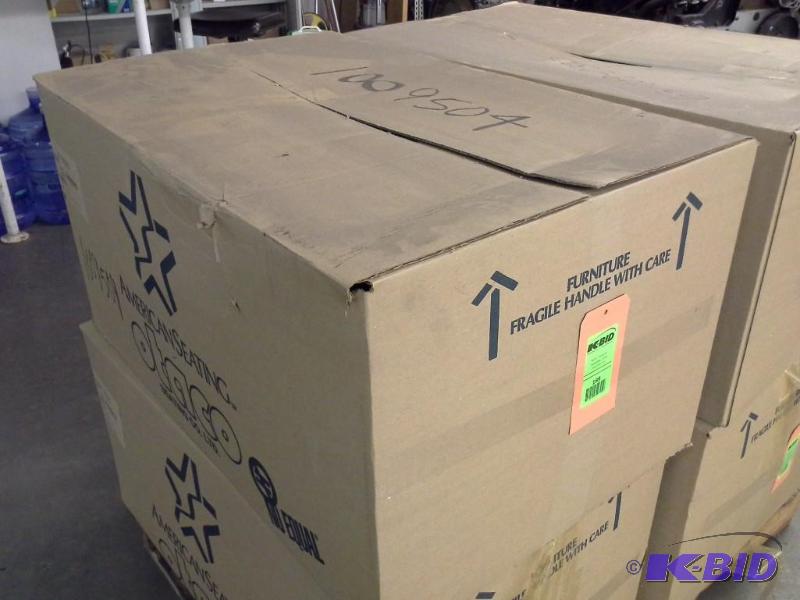 lot 189 image: MODULE SEAT STAINLESS STEEL AMERICAN SEATING NEW FLYER 200262044
