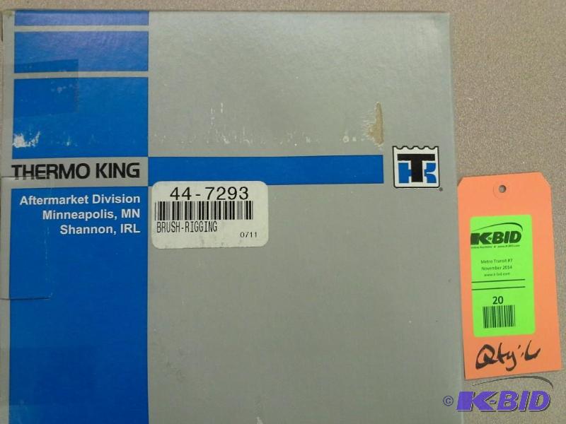 lot 20 image: PLATE BRUSH RIGGING & PARTS EVAP MOTOR 44-7293 GILLIG AC  94 FLYER