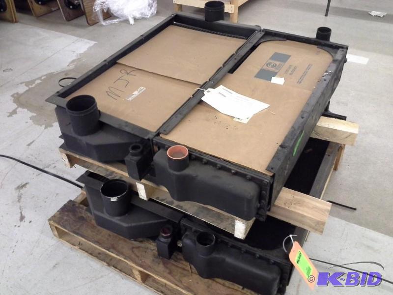 lot 200 image: RADIATOR ASSY  WCHARGE AIR COOLER 1994 FLYER SERIES 50 2125-2149 108180