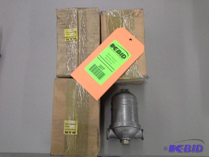 lot 207 image: FILTER WEBASTO FUEL GILLIG 81.12501.6007