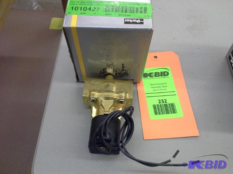 lot 232 image: VALVE SOLENOID FRONT SUSPENSION KNEELING LOW FLOOR GILLIG 04-36865-000