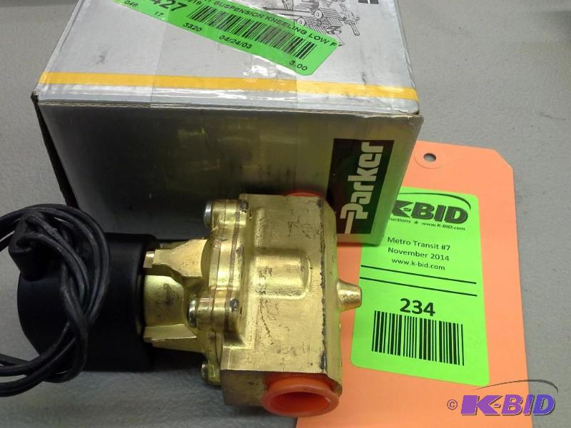 lot 234 image: VALVE SOLENOID FRONT SUSPENSION KNEELING LOW FLOOR GILLIG 04-36865-000