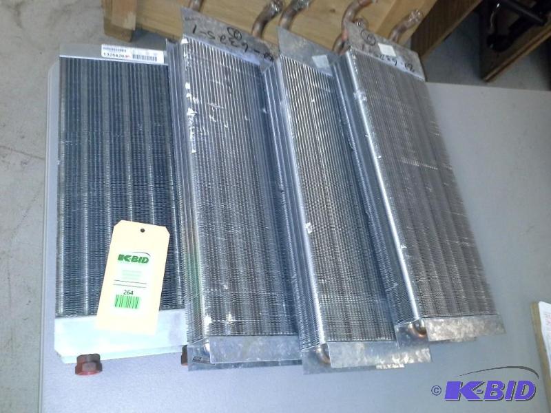lot 264 image: CORE HEATER REAR STEPWELL GILLIG 82-06325-001