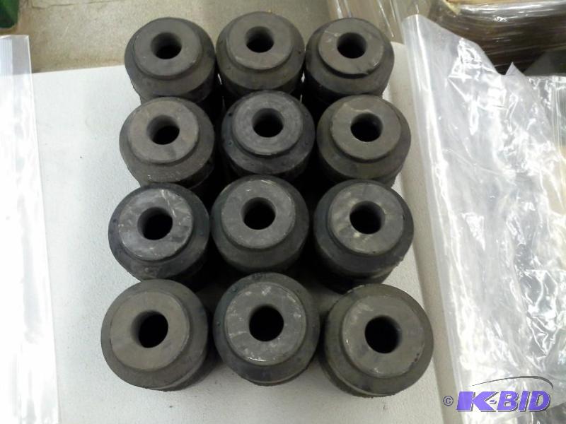 lot 273 image: BUSHING REAR SUSPENSION GILLIG 900 08 151
