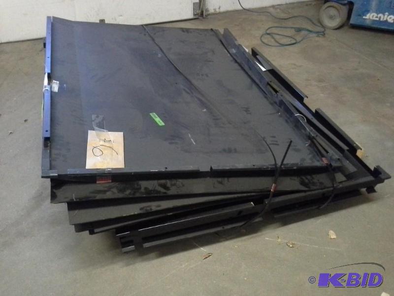 lot 287 image: SHIELD WHEELCHAIR LIFT (45-14X59-34)1ST FLYER D114-0039
