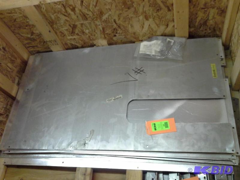 lot 290 image: COVER WHEELCHAIR LIFT PLATFORM (52-58X29-34) C123-0343-SM  (1500s)