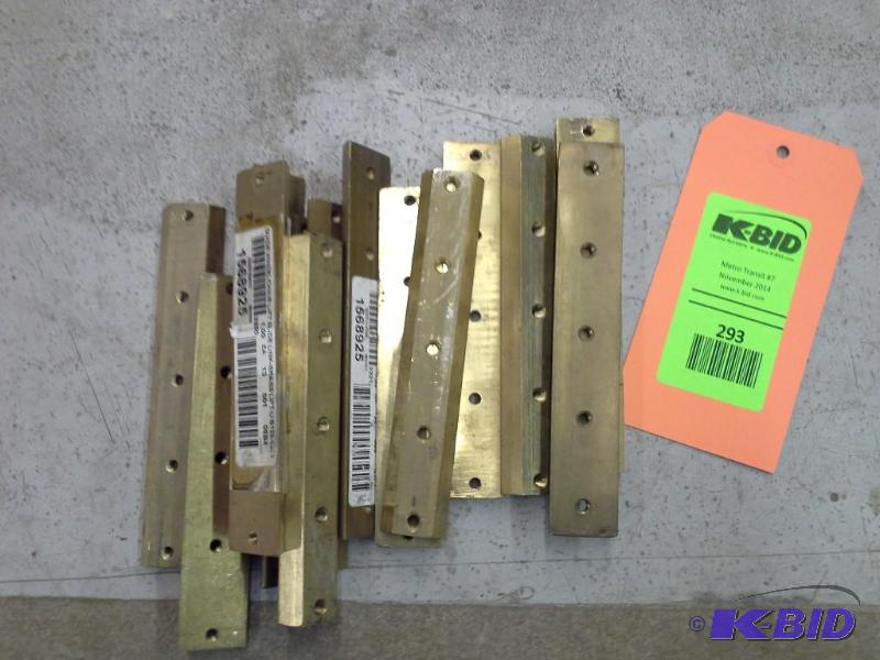 lot 293 image: GUIDE WHEELCHAIR LIFT SLIDE LINK-BRASS LIFT-U B123-0229