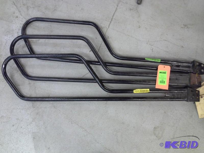 lot 302 image: HANDRAIL WHEELCHAIR LIFT FWD GILLIG 1500-1577 D125-0091