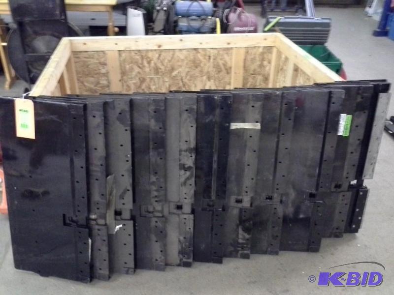 lot 304 image: CASTING WHEELCHAIR LIFT BARRIER LIFT-U D128-0031
