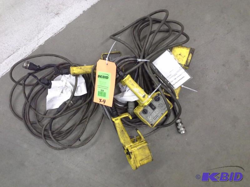 lot 308 image: CONTROLLER REMOTE WHEELCHAIR (GREY) LIFT-U 371-0224 (NEEDS RBLD)