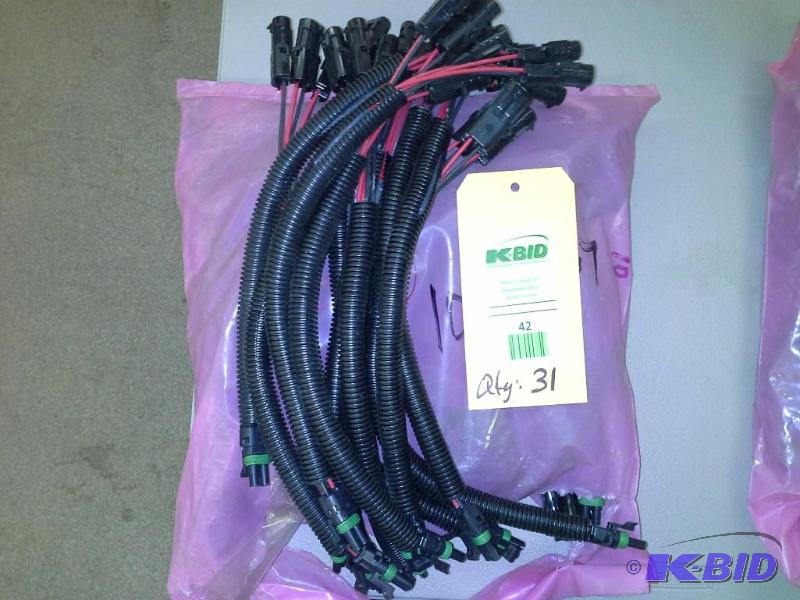 lot 42 image: ADAPTER HARNESS 3 WAY BRAKE LIGHT GILLIG RETRO MT-080400