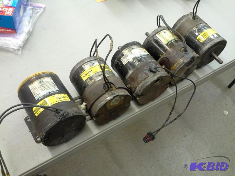 lot 70 image: MOTOR AC CONDENSER ROOFTOP  1994 NEW FLYER 2125-2149