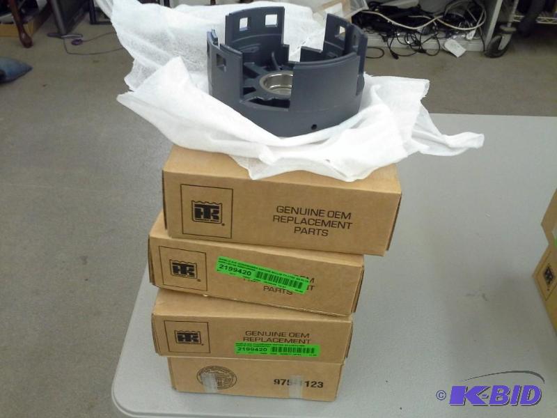lot 75 image: SHIELD AC CONDENSER MOTOR GILLIGFLYER