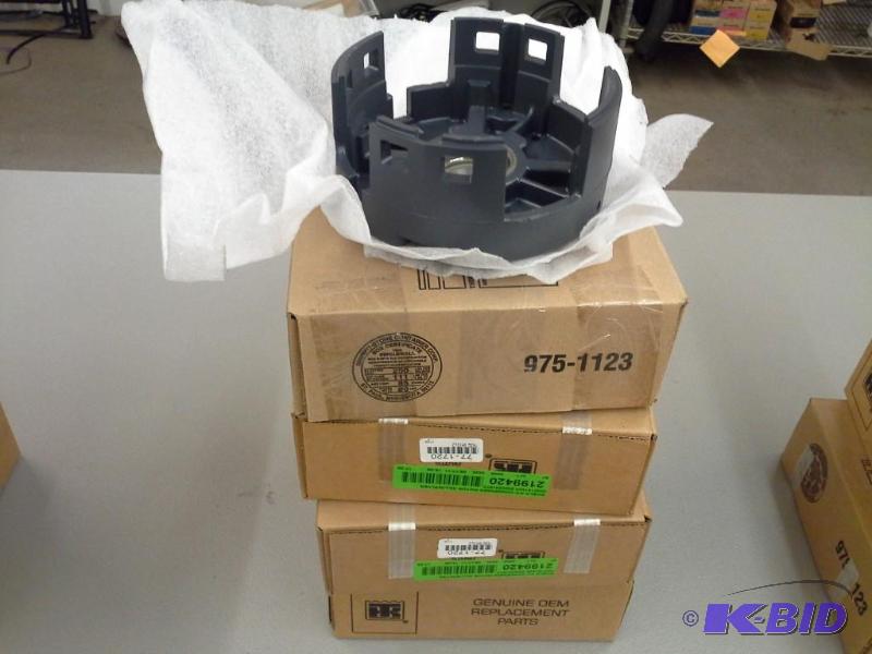 lot 76 image: SHIELD AC CONDENSER MOTOR GILLIGFLYER