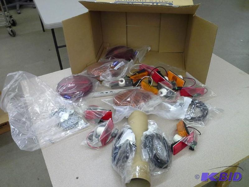 lot 86 image: KIT LED RETROFIT GILLIG 82-90133-000