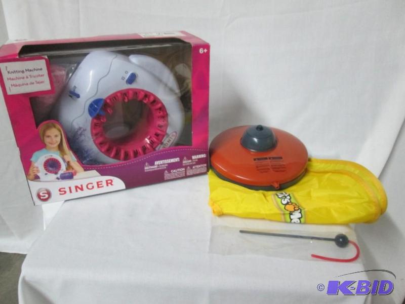 Cats Meow Toy and Singer Knitting Machine