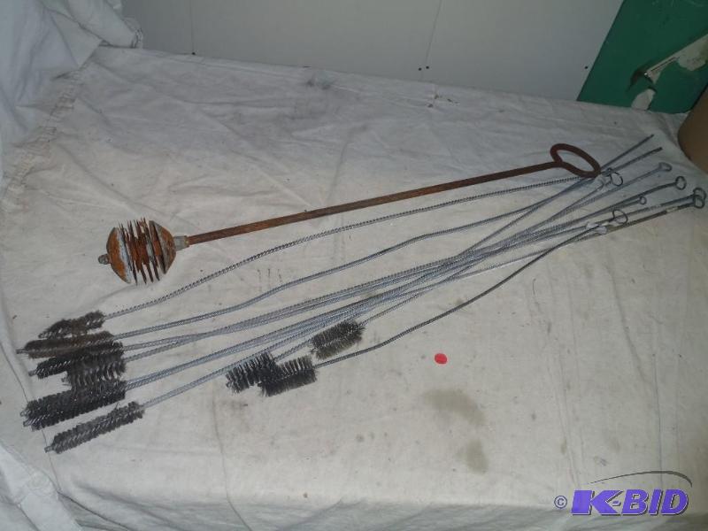 lot 118 image: Boiler Brushes