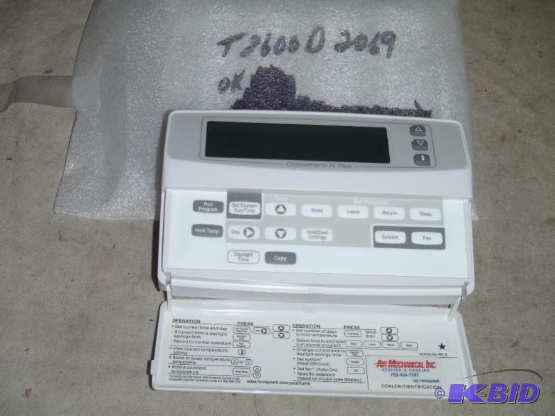 lot 12 image: Programmable Thermostat