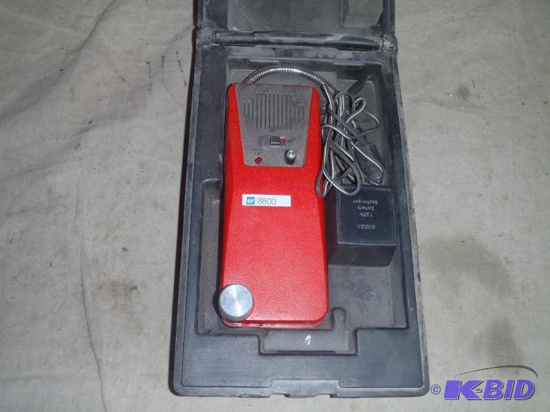 lot 122 image: TIF 8800 Combustible Gas Detector