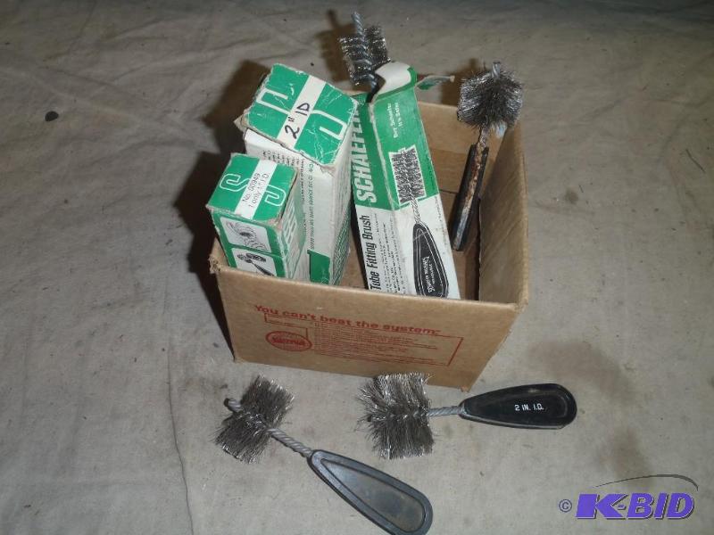 lot 131 image: Fitting Brushes
