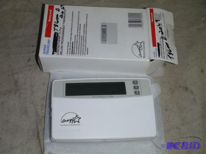 lot 14 image: Programmable Thermostat