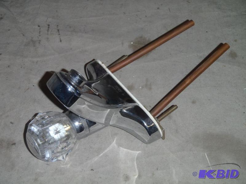 lot 191 image: Sink Faucet