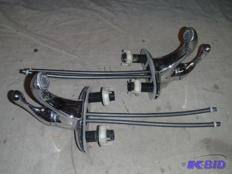 lot 206 image: Sink Faucet