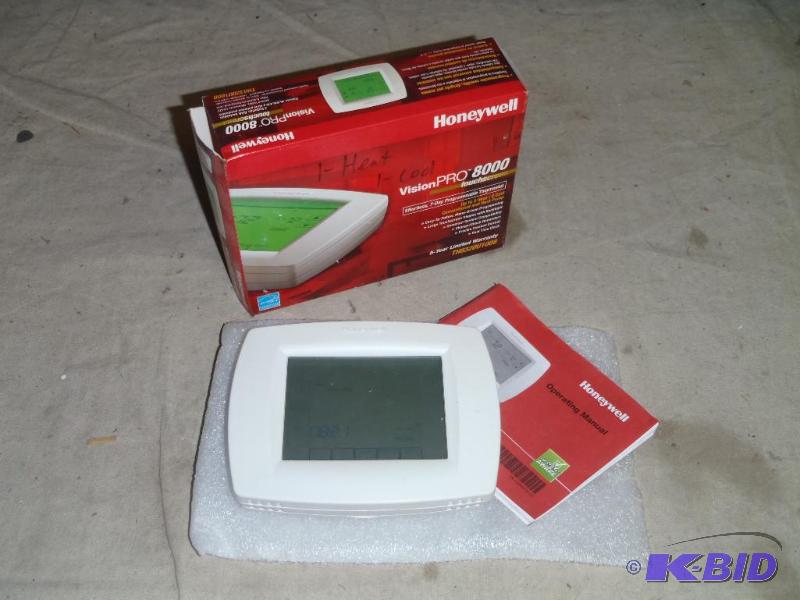 lot 207 image: Programmable Thermostats