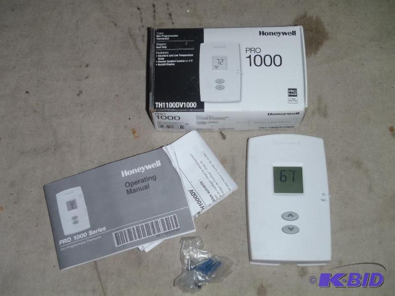lot 257 image: Programmable Thermostats