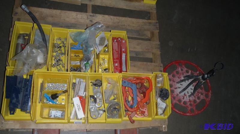 lot 302 image: Hardware & Livestock